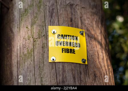 FTTP-Überkopffaser-Polschild Stockfoto