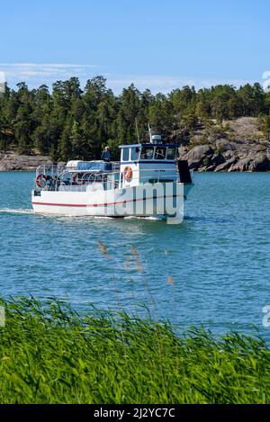 Radfahren auf der Insel Ahland, Fahrradfähre in Geta, Ahland, Finnland Stockfoto