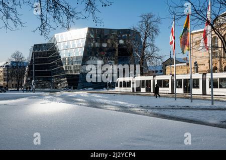 Winterstimmung mit Schnee, Universitätsbibliothek, Freiburg im Breisgau, Schwarzwald, Baden-Württemberg, Deutschland Stockfoto