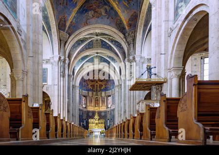 Weiden in der Oberpfalz; St. Josef, Jugendstilkirche, Innenraum Stockfoto