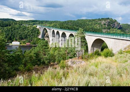 Svinesunds-Brücke zwischen Schweden und Norwegen. Stockfoto
