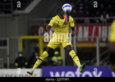 Roma, Italien. 04. April 2022. Musa Barrow von Bologna während der Serie A Fußballspiel zwischen Mailand und Bologna im Giuseppe Meazza Stadion in Mailand (Italien), 4.. April 2022. Foto Andrea Staccioli/Insidefoto Kredit: Insidefoto srl/Alamy Live News Stockfoto