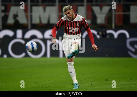 Roma, Italien. 04. April 2022. Theo Hernandez aus Mailand während des Fußballspiels der Serie A zwischen Mailand und Bologna im Giuseppe Meazza-Stadion in Mailand (Italien), 4.. April 2022. Foto Andrea Staccioli/Insidefoto Kredit: Insidefoto srl/Alamy Live News Stockfoto