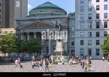 Montréal, Place d&#39;Armes, Bank of Montreal Museum, Maisonneuve Monument Stockfoto