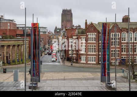 Blick von der Metropolitan Cathedral auf die Liverpool Cathedral, entlang der Hope Street Stockfoto