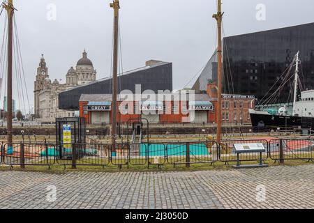 Blick auf Mann Island, das Liver Building und das Great Western Railway Gebäude Stockfoto