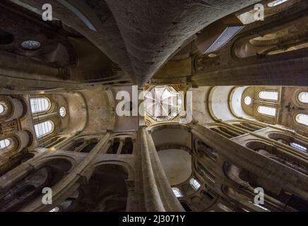 Vue panoramique de l'église abbatiale Sainte Foy Stockfoto