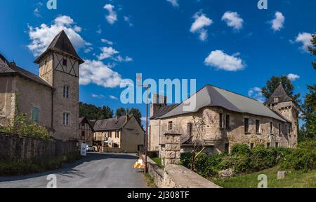 Vue panoramique du Village et du château Stockfoto