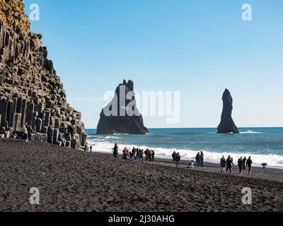 Basaltsäulen am Reynisfjara Beach in der Nähe von Vik, Island, Europa Stockfoto