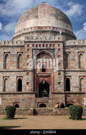 Neu-Delhi, Indien. Lodi Gardens. Bara Gumbad Grab. Ende 15.. Jahrhundert. Stockfoto