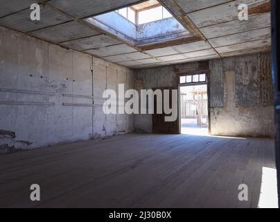 Ein Foto des Innenraums eines Hauses in einer alten Bergbaustadt namens Humberstone, Chile Stockfoto