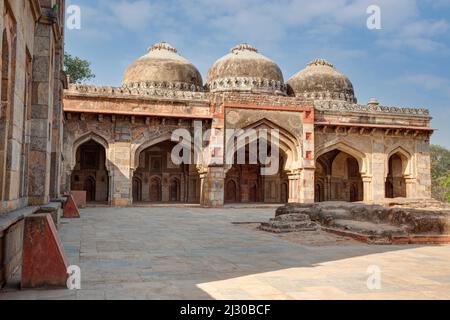 Neu-Delhi, Indien. Lodi Gardens. Bara Gumbad Moschee, Ende 15.. Jahrhundert. Stockfoto