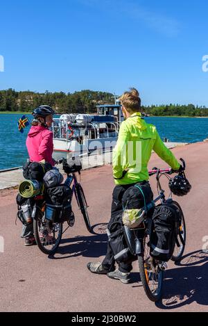 Radfahren auf der Insel Ahland, Fahrradfähre in Geta, Ahland, Finnland Stockfoto