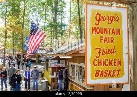 Hiawassee Georgia, Georgia Mountain Fairgrounds, Herbst Festival, Southern Appalachian Heritage Food Vendor gebratenes Huhn Schild Besucher Stockfoto