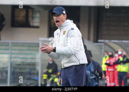 Verona, Italien. 04. April 2022. Verona (VR), Italia, 04. April 2022, Stadio Marc'Antonio Bentegodi, 31Â giornata Campionato di calcio Serie A Tim 2021/2022, incontro tra le squadre dell'Hellas Verona e del Genoa CFC, nella foto: Mister Alexander Blessin Quelle: Independent Photo Agency/Alamy Live News Stockfoto