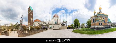 DARMSTADT, DEUTSCHLAND - APR 28, 2017: Berühmte Jugendstilbauten und orthodoxe Kirche an der Mathildenhöhe in Darmstadt, Deutschland Stockfoto