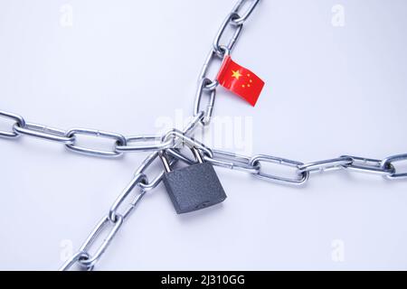 Flagge Chinas. Import- und Exportverbot. Geschlossene Grenzen. Festnahme von Eigentum. Stockfoto