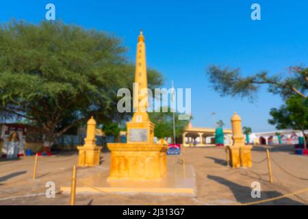 Verschwommenes Bild von Jaisalmer, Rajasthan, Indien. Gedenkstätten in Tanot Mata Mandir an der Grenze zu Indien, Pakistan, in der Wüste Thar. Uralter Tempel. Stockfoto