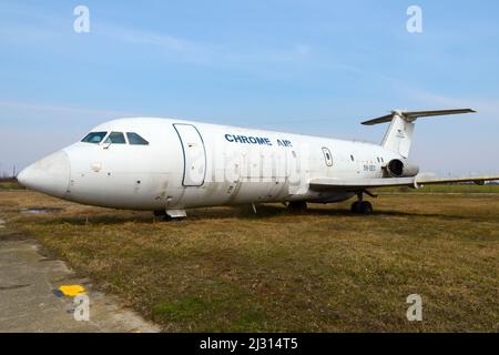 Chrome Air Service BAC One-Eleven Flugzeug in Rumänien gelagert. Frachtflugzeug BAC-111. BAC wurde unter dem Namen Romaero, Rombac 1-11, gebaut. Stockfoto