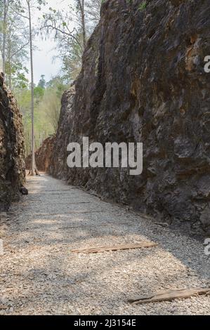 Hellfire Pass auf die berüchtigte Burma Thailand Tod Eisenbahn, wo tausende von alliierten Kriegsgefangenen und asiatischen Zwangsarbeiter Während des Zweiten Weltkrieges starb. Stockfoto