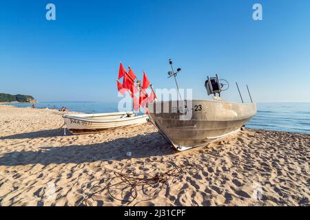 Fischerboote am Strand von Baabe, Insel Rügen, Mecklenburg-Vorpommern, Deutschland Stockfoto