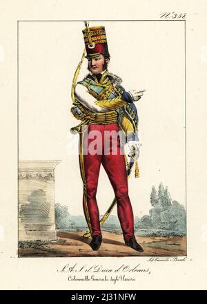 Louis Philippe, 1773-1850, König der Franzosen von 1830 bis 1848, letzter König und vorletzter Monarch von Frankreich. In Uniform eines Generaloberst in den Hussaren. S.A.R. Monseigneur le Duc d’Orleans. Generaloberst des Hussards. Handkolorierte Lithographie von Lorenzo Bianchi und Domenico Cuciniello nach Hippolyte Lecomte aus Costumi civili e militari della monarchia francese dal 1200 al 1820, Neapel, 1825. Italienische Ausgabe von Lecomtes zivilen und militärischen Kostümen der französischen Monarchie von 1200 bis 1820. Stockfoto