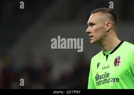 San Siro Stadium, Mailand, Italien, 04. April 2022, Lukasz Skorupski (FC Bologna) schaut während des AC Milan gegen Bologna FC - italienischer Fußball Serie A Spiel Stockfoto