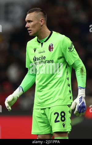 Mailand, Italien. 04. April 2022. Lukasz Skorupski (FC Bologna) sieht während AC Mailand gegen Bologna FC, italienische Fußballserie A Spiel in Mailand, Italien, April 04 2022 Quelle: Independent Photo Agency/Alamy Live News Stockfoto