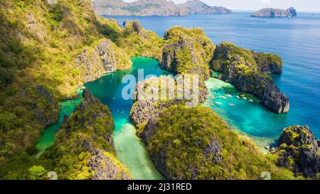 Luftaufnahme der Großen Lagune und der Kleinen Lagune, Palawan Island, Philippinen Stockfoto