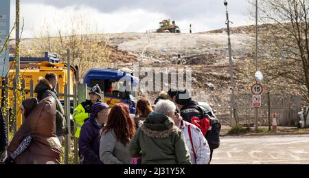 Demonstranten demonstrieren vor der Mülldeponie Silverdale, die auf Mülldeponien im Steinbruch liegt, wegen des verfaulten Geruchs und der Kampagne „Stoppt den Gestank“ Stockfoto