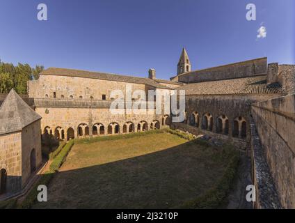 FRANKREICH. PROVENCE. VAR (83) KLOSTER THORONET. ES WURDE ZWISCHEN 1160 UND 1230 ERBAUT UND IST EINES DER DREI ZISTERZIENSER ABBEYES IN DER PROVENCE. AUFGEFÜHRT ALS HISTORISCH Stockfoto