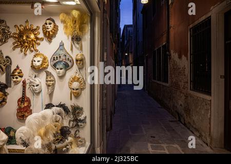 Shop mit Karnevalsmasken in Venedig Italien Stockfoto