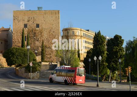 Tarragona, Spanien - 13. Januar 2022: Das alte Zentrum von Tarragona in Spanien Stockfoto
