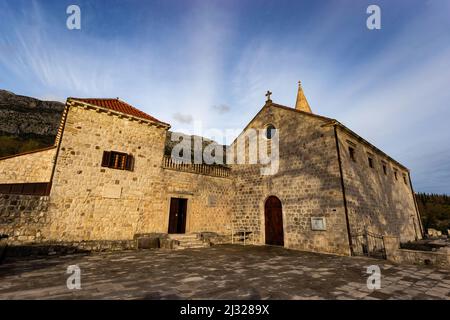 Franziskanerkloster im Dorf Pridvorje. Konavle. Kroatien. Stockfoto