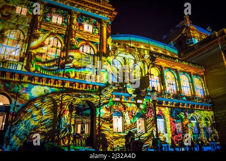 Festival of Lights, jährliches Festival, das im März stattfindet, zeigt Lichtinstallationen, die auf die Wahrzeichen-Gebäude projiziert werden - hier die National Th Stockfoto