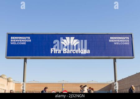 Barcelona, Spanien - 15. Januar 2022: Plakat auf dem Messegelände Fira Barcelona (Spanien). Stockfoto