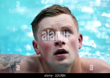 Adam Peaty von Loughborough NC in Aktion während der Men's Open 100m Breaststroke Heats am ersten Tag der British Swimming Championships 2022 im Ponds Forge International Swimming Center, Sheffield. Bilddatum: Dienstag, 5. April 2022. Stockfoto