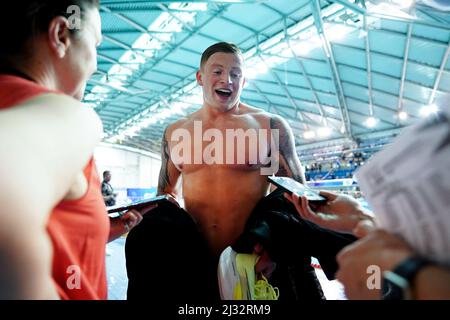 Adam Peaty von Loughborough NC in Aktion während der Men's Open 100m Breaststroke Heats am ersten Tag der British Swimming Championships 2022 im Ponds Forge International Swimming Center, Sheffield. Bilddatum: Dienstag, 5. April 2022. Stockfoto