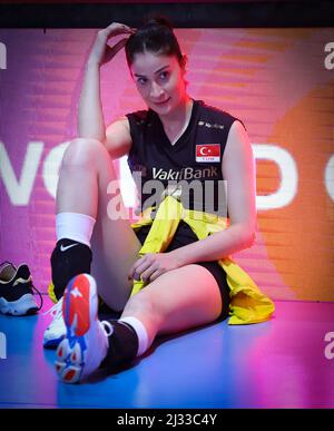 ANKARA, TÜRKEI - 18. DEZEMBER 2021: Tugba Senoglu nach Fenerbahce Opet gegen Vakifbank Halbfinalspiel der FIVB Volleyball Womens Club World Championship Stockfoto