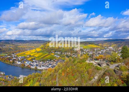 Luftaufnahme der Ruinen von Grevenburg, Traben-Trarbach, Mosel, Rheinland-Pfalz, Deutschland Stockfoto