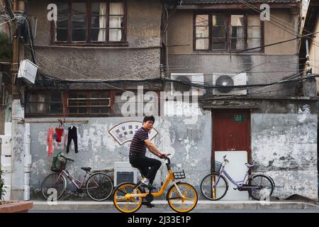 Straßenszene aus dem Stadtteil Laoximen in Shanghai Stockfoto