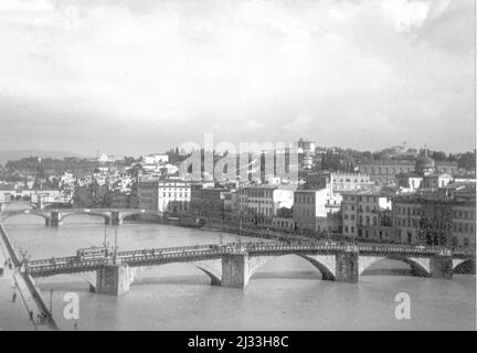 Unsere Reise nach Ital yuni 1941. Eva Brauns Fotoalben, ca. 1913 - ca. 1944. Diese Alben werden Eva Braun zugeschrieben (vier werden von ihrer Freundin Herta Schneider, geb. Ostermeyer, beansprucht) und dokumentieren ihr Leben aus ca. 1913 bis 1944. Es gibt viele Fotos von Eva, ihren Schwestern und ihren Kindern, Herta Schneider und ihren Kindern, sowie Fotos von Evas Ferien, Familienmitgliedern und Freunden. Dazu gehören Fotografien von und von Eva Braun in Hitlers Berghof (oder Kehlstein), Fotos von Hitler und seinem Gefolge, Besucher von Berghof und die Landschaft um Berchtesga Stockfoto