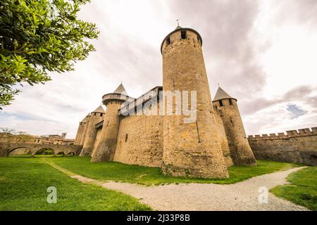 Seitenansicht der mittelalterlichen Zitadelle von Carcassonne (Cité Médiévale) Schloss Comtal Stockfoto