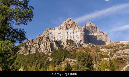 Sonniger Spätnachmittag unter der Tre Cime di Lavaredo, Auronzo, Dolomiten, Italien, Europa Stockfoto