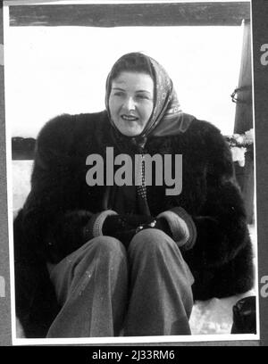 Received from the work and -. Eva Brauns Fotoalben, ca. 1913 - ca. 1944. Diese Alben werden Eva Braun zugeschrieben (vier werden von ihrer Freundin Herta Schneider, geb. Ostermeyer, beansprucht) und dokumentieren ihr Leben aus ca. 1913 bis 1944. Es gibt viele Fotos von Eva, ihren Schwestern und ihren Kindern, Herta Schneider und ihren Kindern, sowie Fotos von Evas Ferien, Familienmitgliedern und Freunden. Dazu gehören Fotografien von und von Eva Braun im Hitlerchalet Berghof (oder Kehlstein), Fotografien von Hitler und seinem Gefolge, Besucher von Berghof und die Landschaft um Berchtesgaden, A Stockfoto