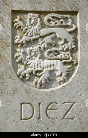 Stadtwappen mit Marmorlöwenfiguren in Diez, Hessen, Deutschland Stockfoto