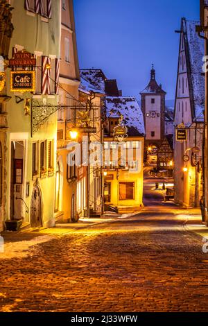 Blick in die Schmiedgasse in Rothenburg ob der Tauber, Plönlein, Ansbach, Mittelfranken, Franken, Bayern, Deutschland, Europa Stockfoto