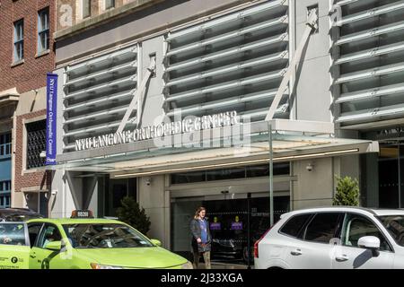 Das NYU Langone Orthopaedic Center befindet sich an der 333 E. 38. Street in Murray Hill, New York City, USA 2002 Stockfoto