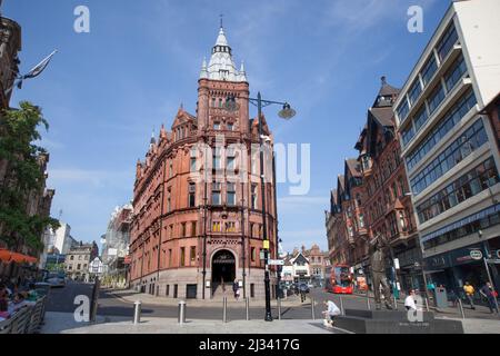 Eine Statue des Fußballmanagers Brian Clough in Nottingham in Großbritannien Stockfoto