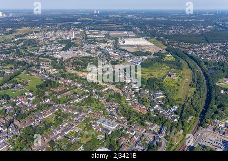 Luftaufnahme, Kolonie Sterkrade mit historischem Windturm, Zentrallager Edeka und SEGRO Logistics Park im Stadtteil Schwarze Heide in Oberha Stockfoto